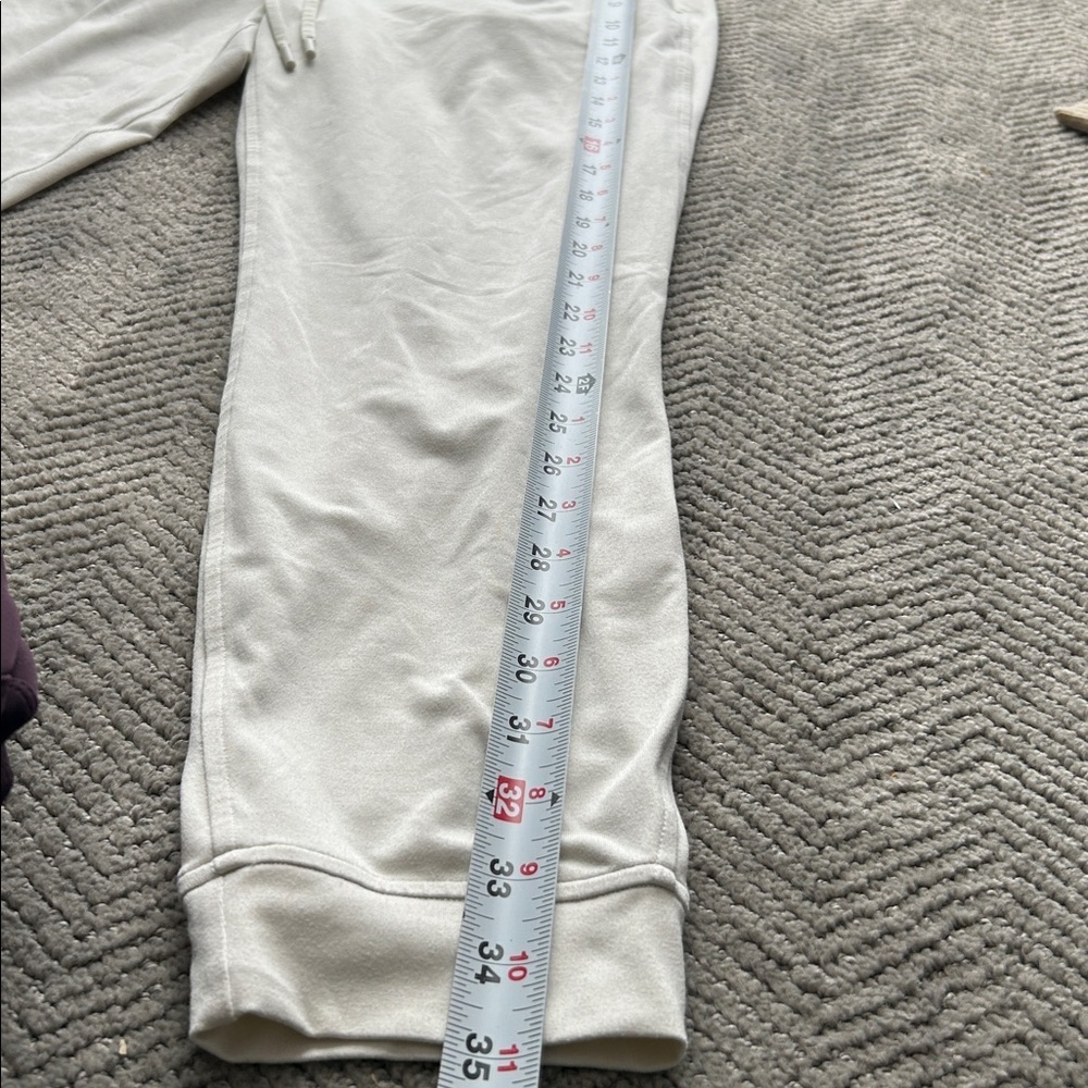 Lululemon Beige Jogger Sweatpants Drawstring Logo Size 6 - Picture 9 of 11
